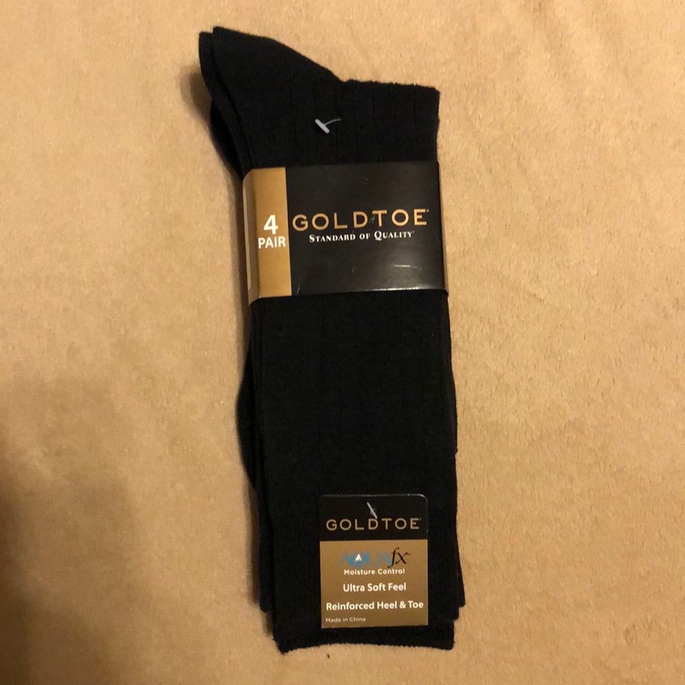 Goldtoe dress rib crew socks,black. Fits shoe size 6-12 1/2. Only 3 pair in pkg!